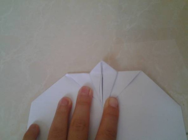 paper airplane that flies far