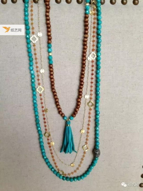 Elegant vintage style beaded necklace