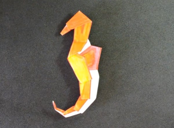 Origami video tutorial for simple and creative origami seahorse