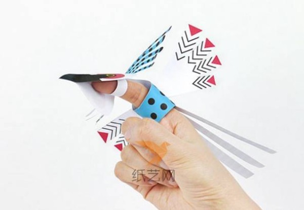 Cartoon finger toy made from paper model drawings