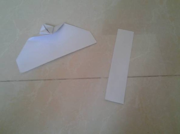 paper airplane that flies far