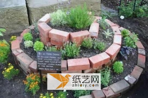 Tutorial on how to decorate fairy tale flower beds for the New Year by turning waste into treasures