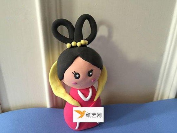 Use clay to create beautiful Chang’e dolls