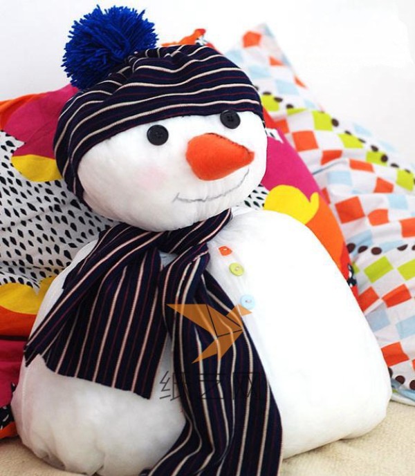 Illustrated tutorial on making a cute big snowman doll with pillows