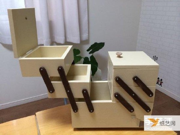 Illustration of how to make a storage box that can be folded freely to save a lot of space