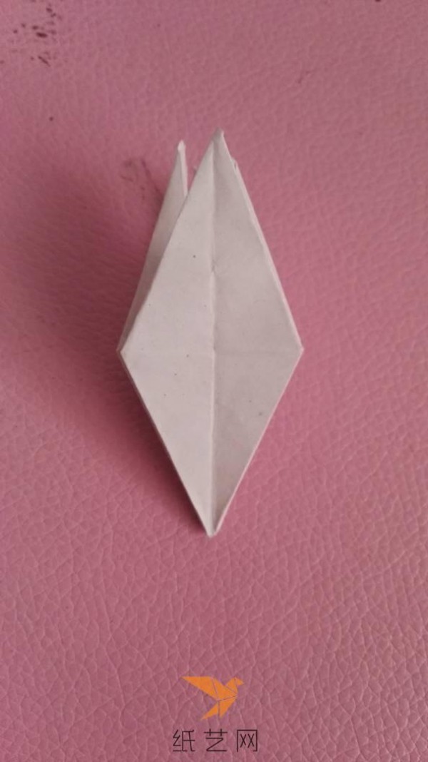 Feitian Ge Origami Flower Tutorial: Lily Origami Tutorial