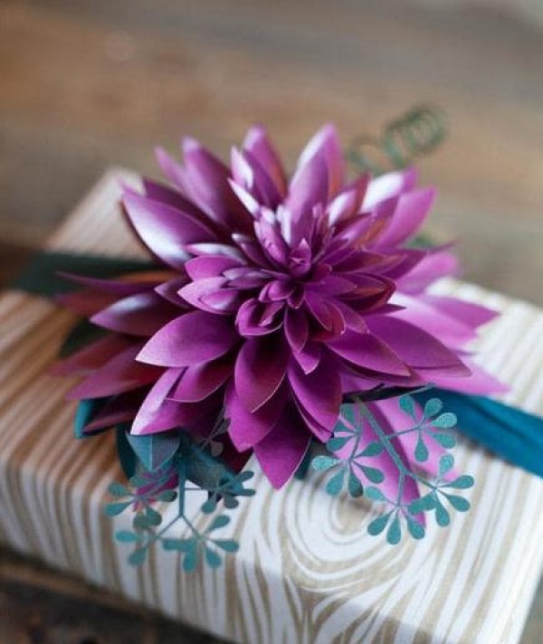 Tutorial on making beautiful flowers for Teacher’s Day gift wrapping