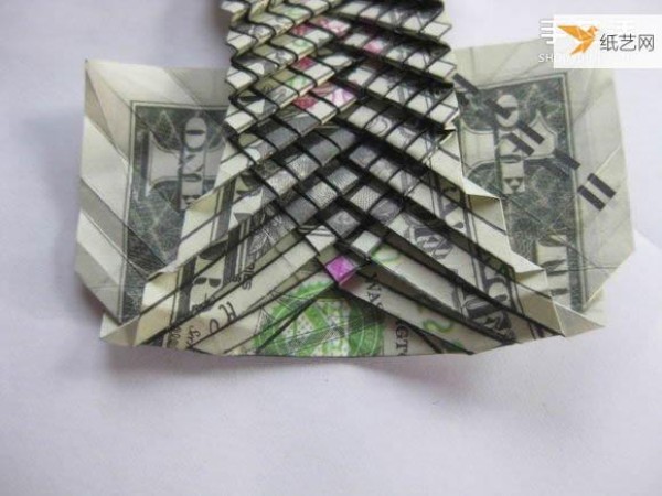 How to fold paper carp using US dollars