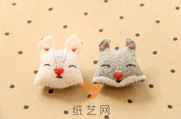 A pair of cute little foxes as a Valentines Day gift