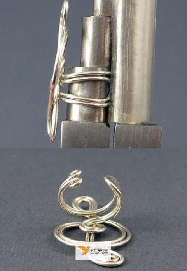 Treble clef earrings made of silver wire