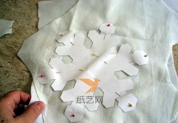 Tutorial on how to make cute little angel snowflake ornaments