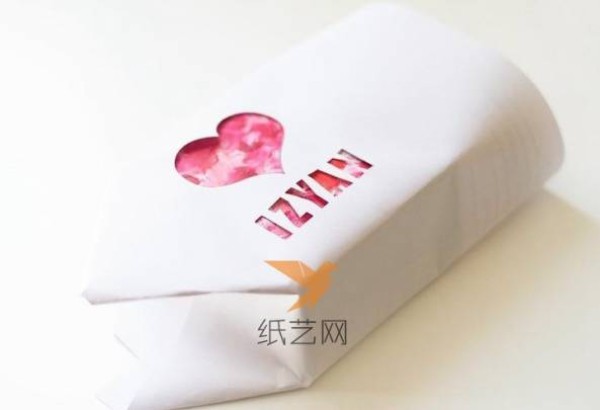 Tutorial on making simple and beautiful paper carvings for Valentine’s Day gift packaging