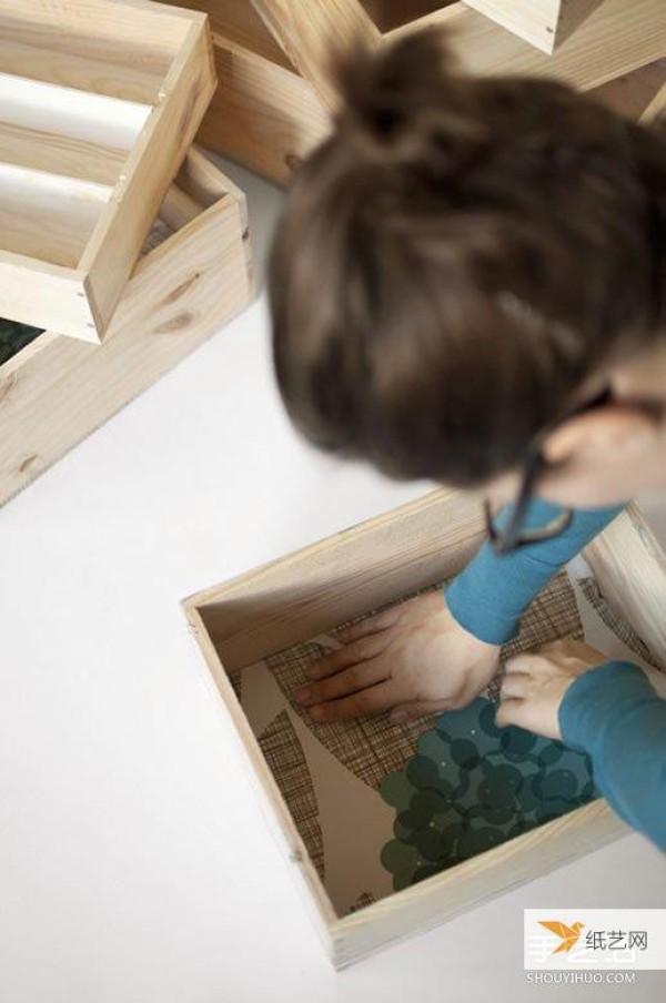 Illustration of how to use old drawers to transform into modular wall storage cabinets