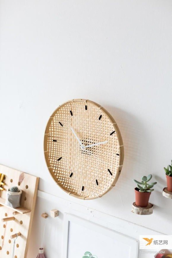 Illustrated tutorial on how to hand-make a personalized wall clock using Shao Kei