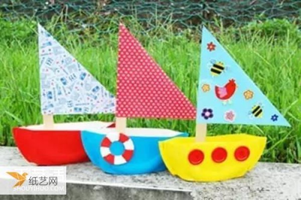 Illustration of the making process of a particularly simple small sailboat for children