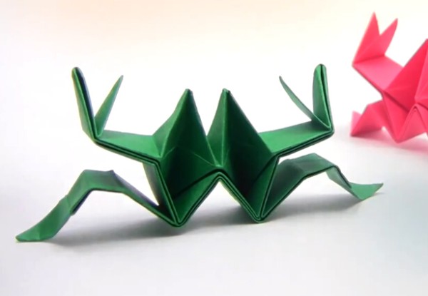 Origami video tutorial for simple origami crab