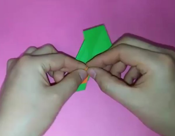 Origami manual folding tutorial for three-dimensional origami tank