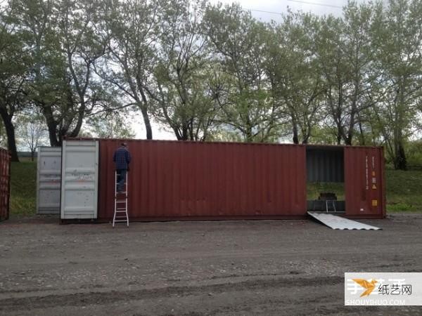 Transform four iron containers into luxury villas