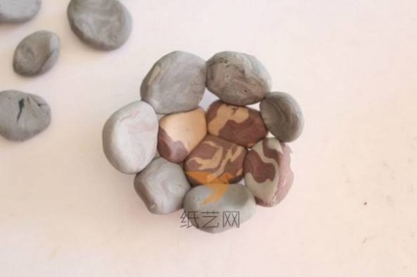 Use ultra-light clay to imitate stone creatively to make succulent plant pots