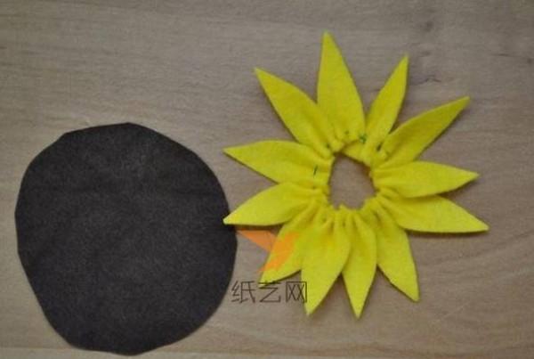 Sunflower DIY tutorial made from non-woven fabrics