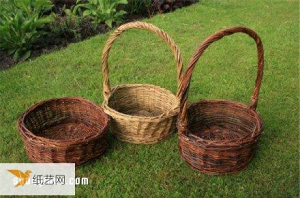 Illustrated step-by-step instructions for making handmade rattan baskets