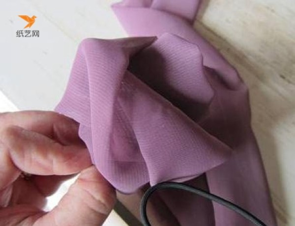 Elegant fabric flower brooch making tutorial illustration