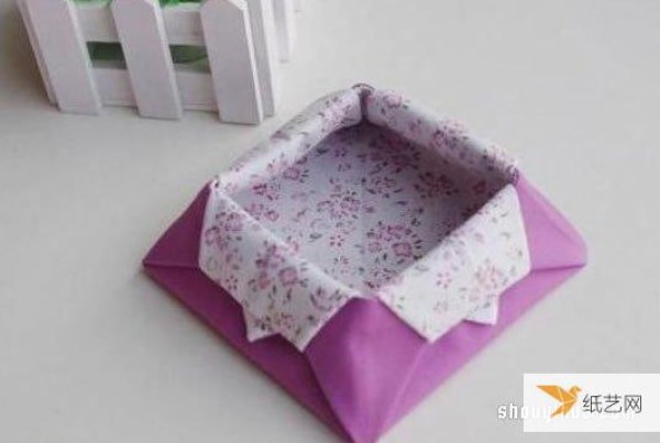 Illustration of using non-woven fabrics to make personalized simple home fabric storage boxes