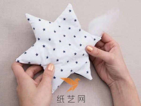 Tutorial on making small stars for Christmas decoration