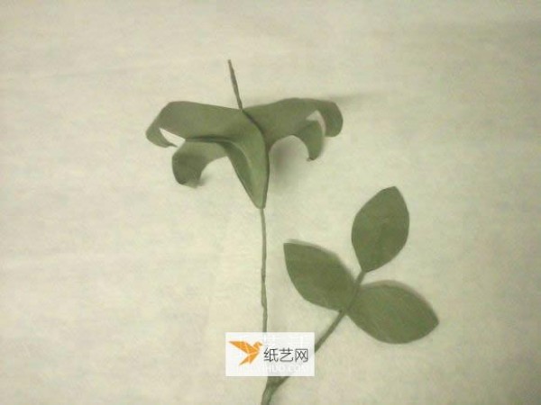 Illustration of steps to fold a 25-petal rose using hand-kneaded paper