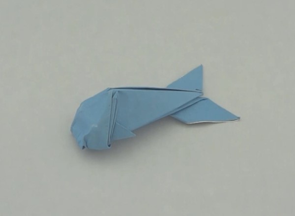 Simple folding tutorial for three-dimensional origami fish