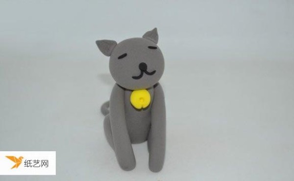 An illustrated tutorial on using ultra-light clay to create a personalized gray cat