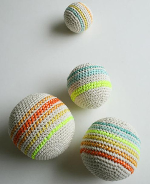 Beautiful and fresh crochet rainbow ball making tutorial