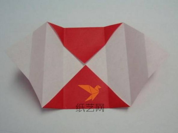 Simple origami box making tutorial illustration