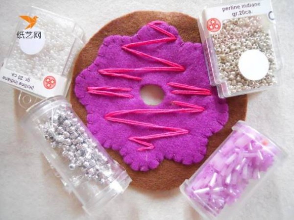 Cute non-woven donuts for Christmas tree decorations