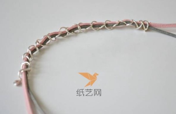 Simple handwoven metal chain bracelet making tutorial