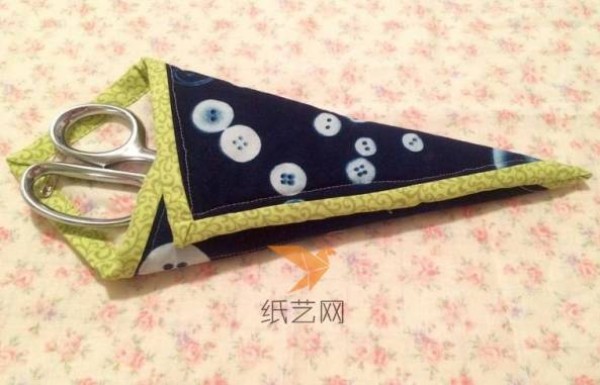 Tutorial on how to make a scissors storage bag by hand