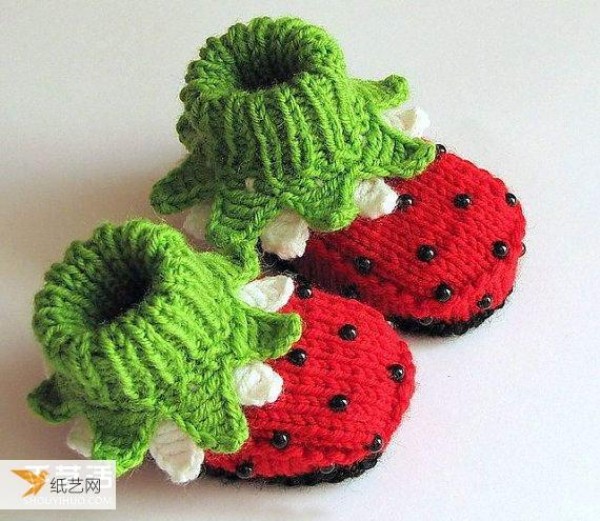 Step-by-step pictures of hand-made super Q wool knitted baby shoes