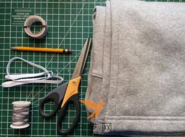 A super practical way to make straight-leg trousers with leg-tightening trousers