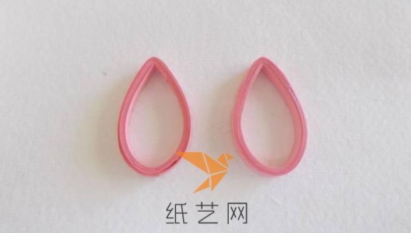 Tutorial on making beautiful drop-shaped paper earrings