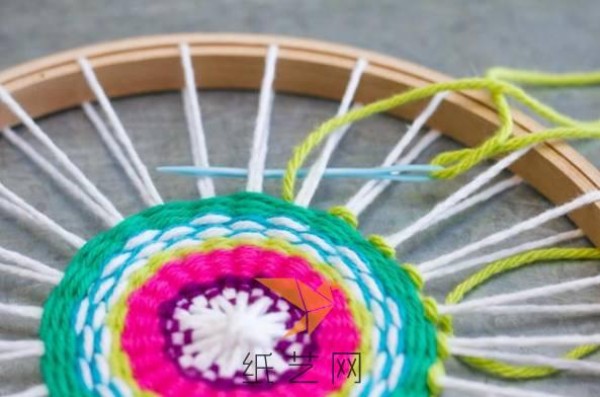 Tutorial on making simple and beautiful woven decorative works