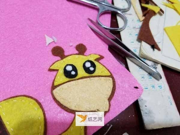 Make a cute cartoon wallet using non-woven fabric