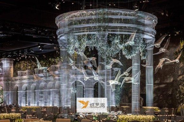 Use silver metal wire to build a royal garden that looks as gorgeous as a mirage