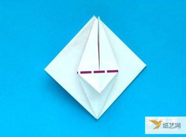 Illustrated tutorial on the folding steps of the seemingly complicated origami crab