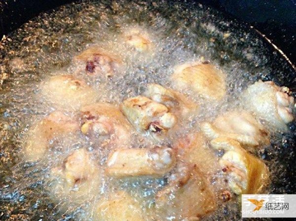 Detailed demonstration of how to cook homemade stir-fried ginger chicken wings