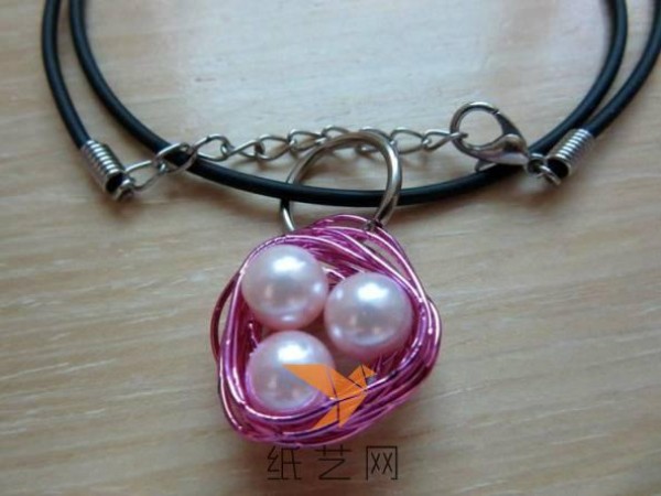 Tutorial on how to make an exquisite beaded birds nest necklace