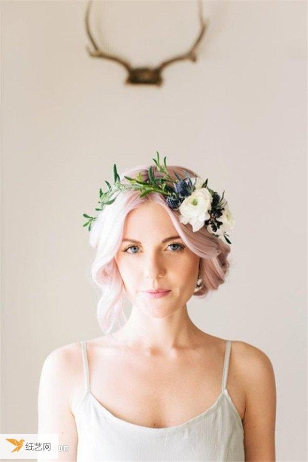 Handmade dreamy flower crown that fulfills your flower fairy dream