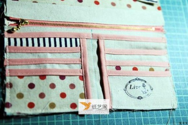 Make a small zipper wallet with card holder function