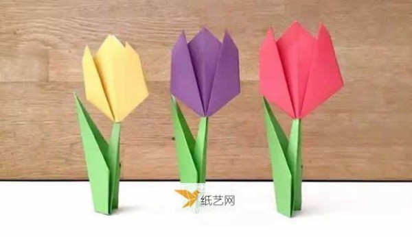 Illustration of how to fold tulip stems and leaves