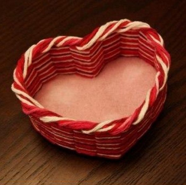 Tutorial on how to make a Valentine’s Day handwoven storage basket