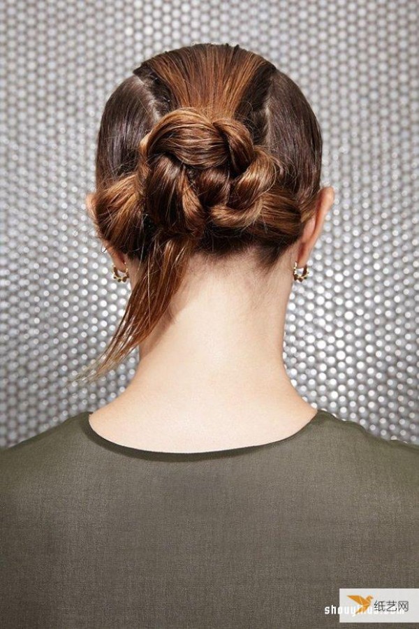 Create 4 simple and stylish wet hair styles using just water and mousse